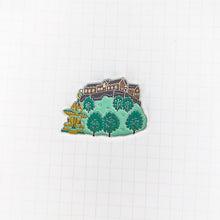 Load image into Gallery viewer, Edinburgh Castle Pin Badge - Victoria Rose Ball
