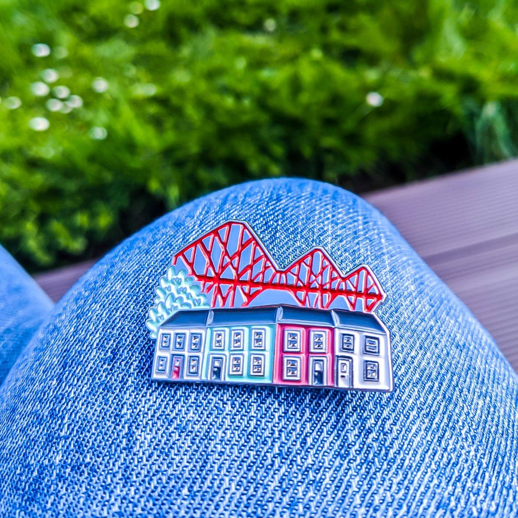 South Queensferry Pin Badge - Victoria Rose Ball